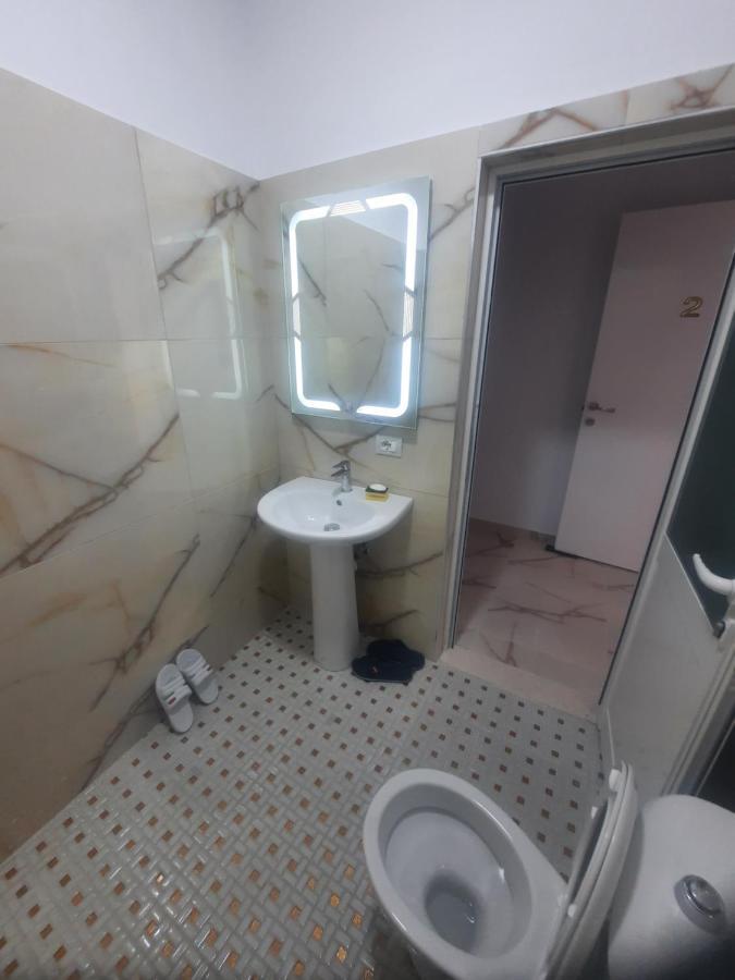 Hotel Megniar Lushnje Ngoại thất bức ảnh