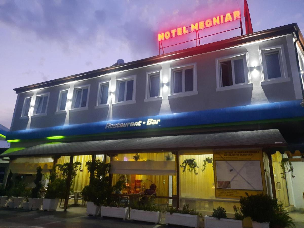 Hotel Megniar Lushnje Ngoại thất bức ảnh
