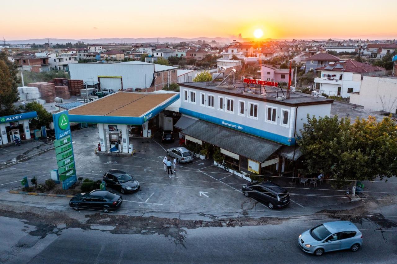 Hotel Megniar Lushnje Ngoại thất bức ảnh