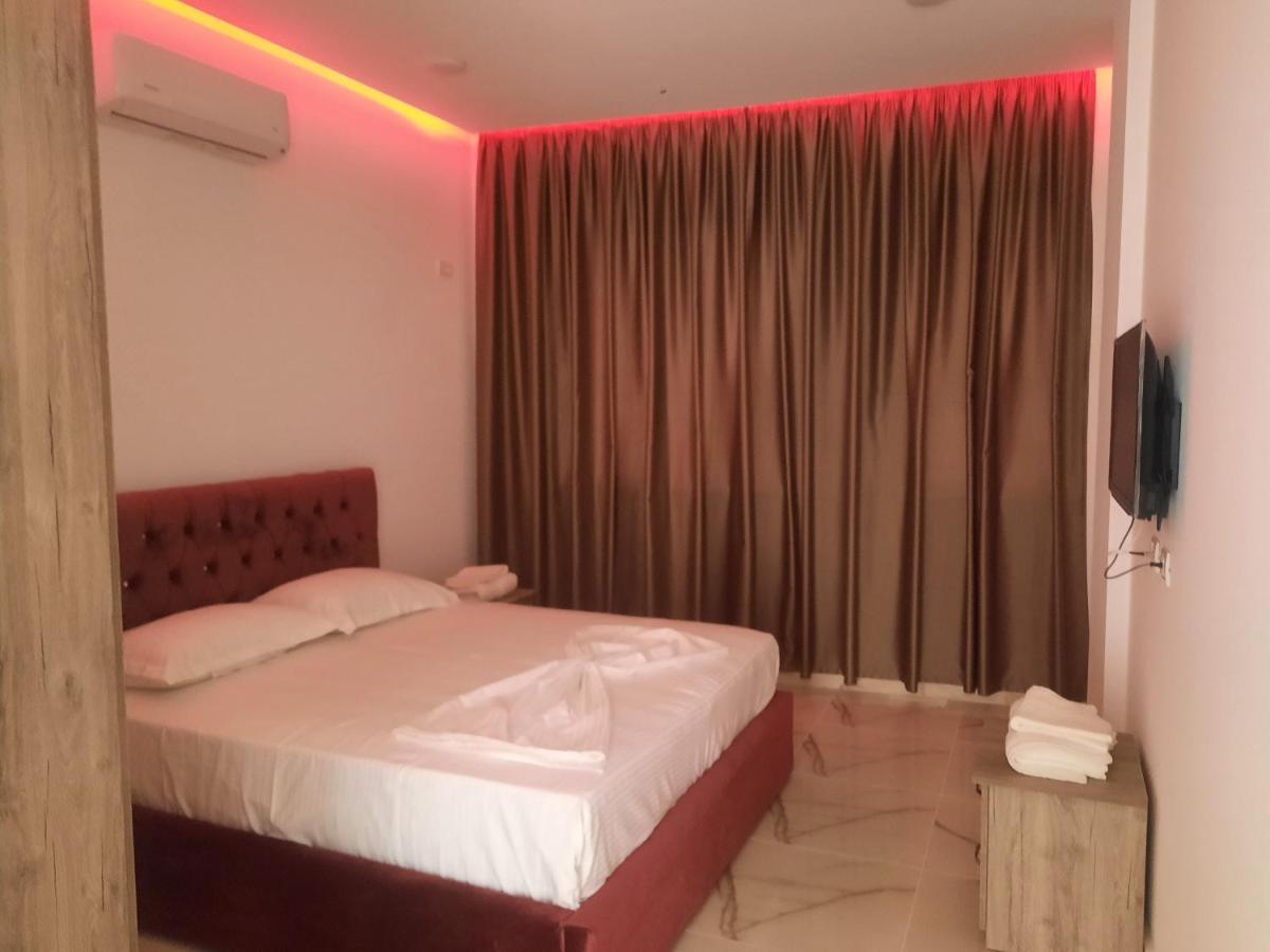 Hotel Megniar Lushnje Ngoại thất bức ảnh