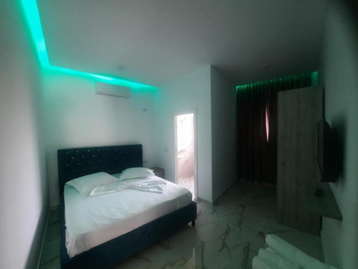Hotel Megniar Lushnje Ngoại thất bức ảnh