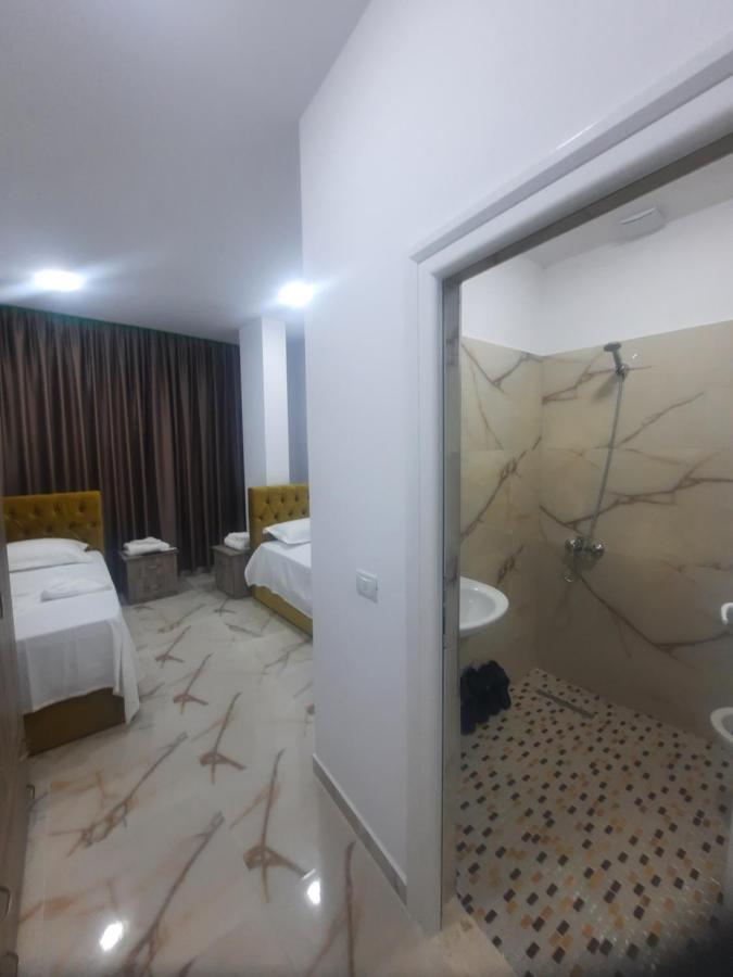 Hotel Megniar Lushnje Ngoại thất bức ảnh