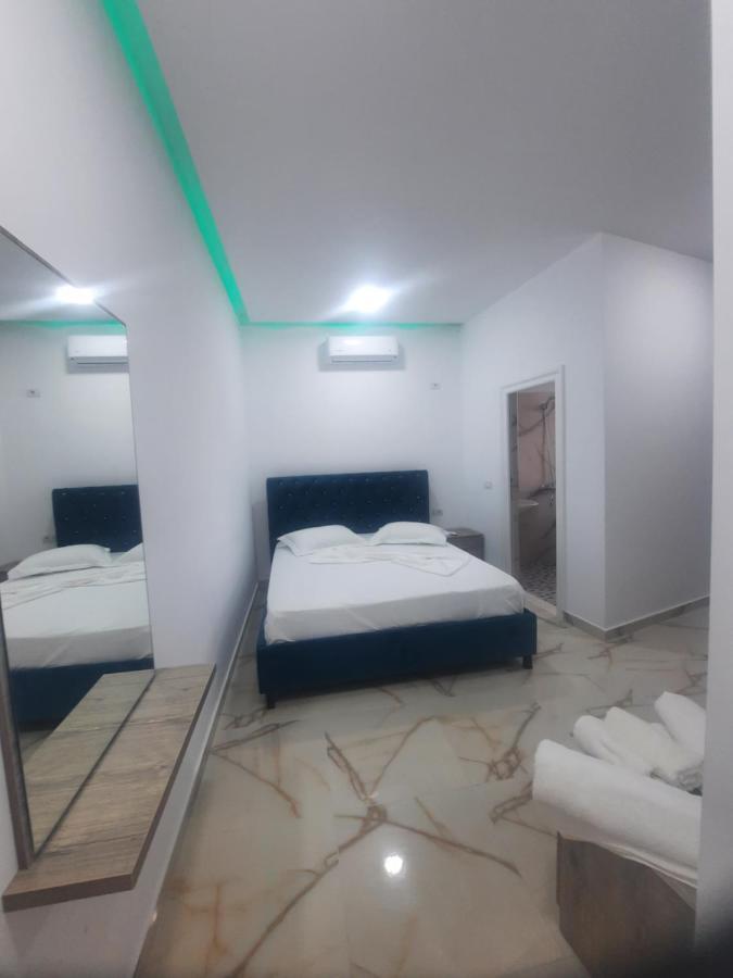 Hotel Megniar Lushnje Ngoại thất bức ảnh