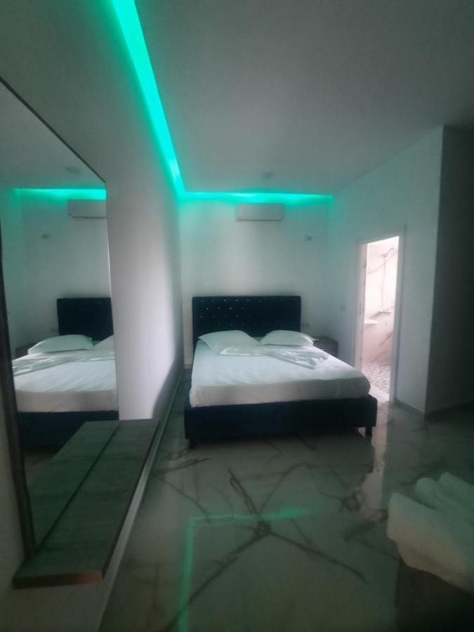 Hotel Megniar Lushnje Ngoại thất bức ảnh