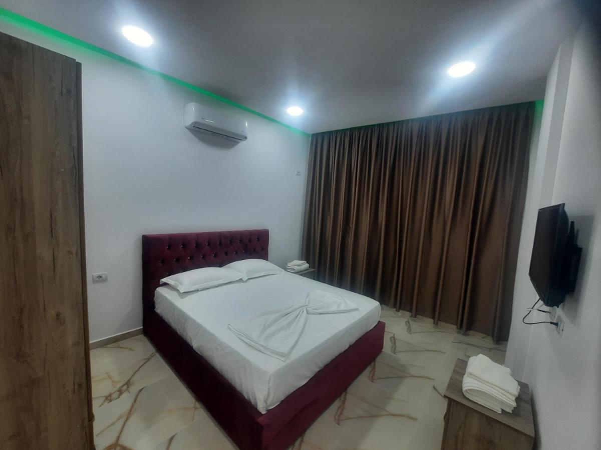 Hotel Megniar Lushnje Ngoại thất bức ảnh