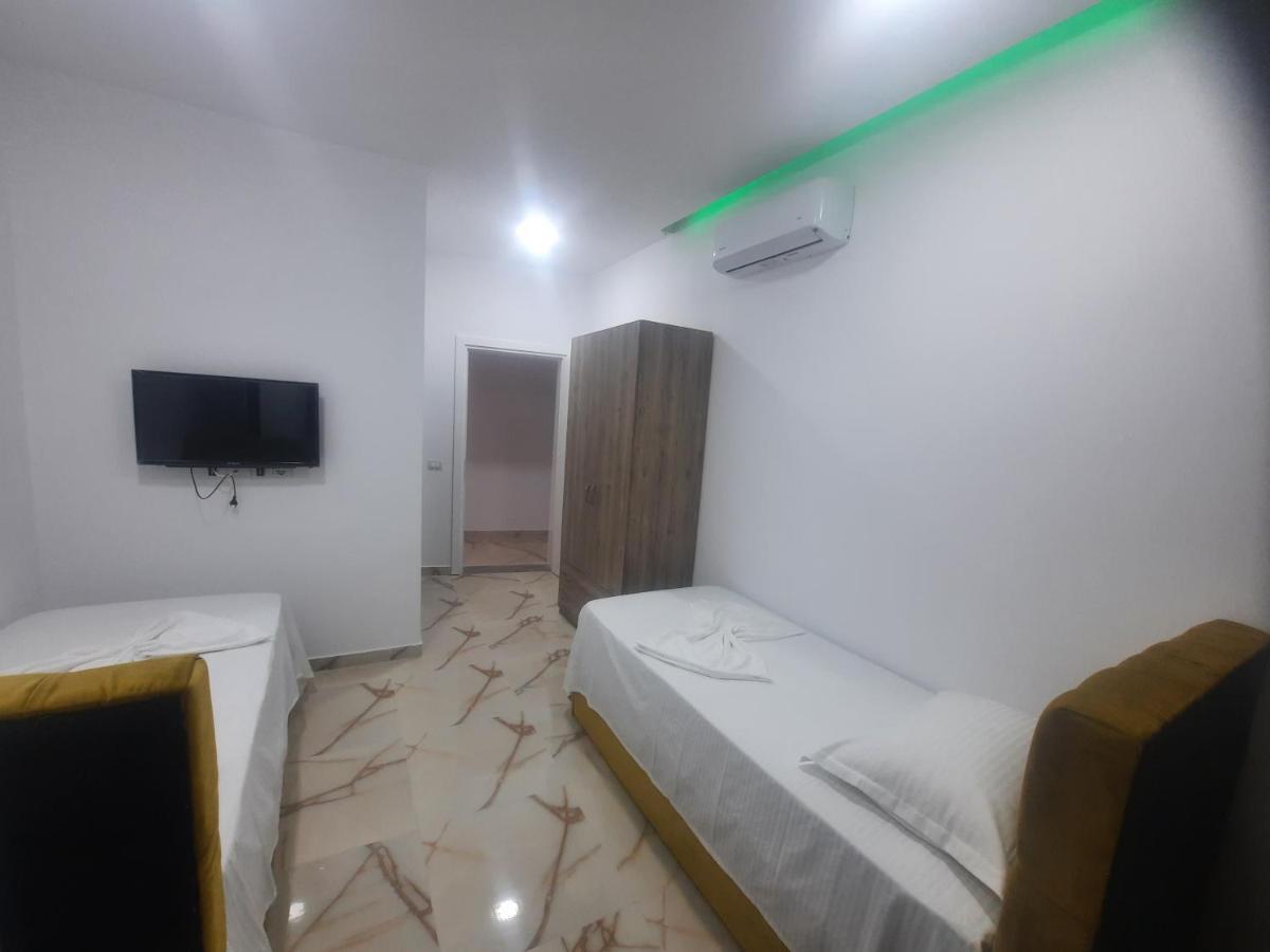 Hotel Megniar Lushnje Ngoại thất bức ảnh