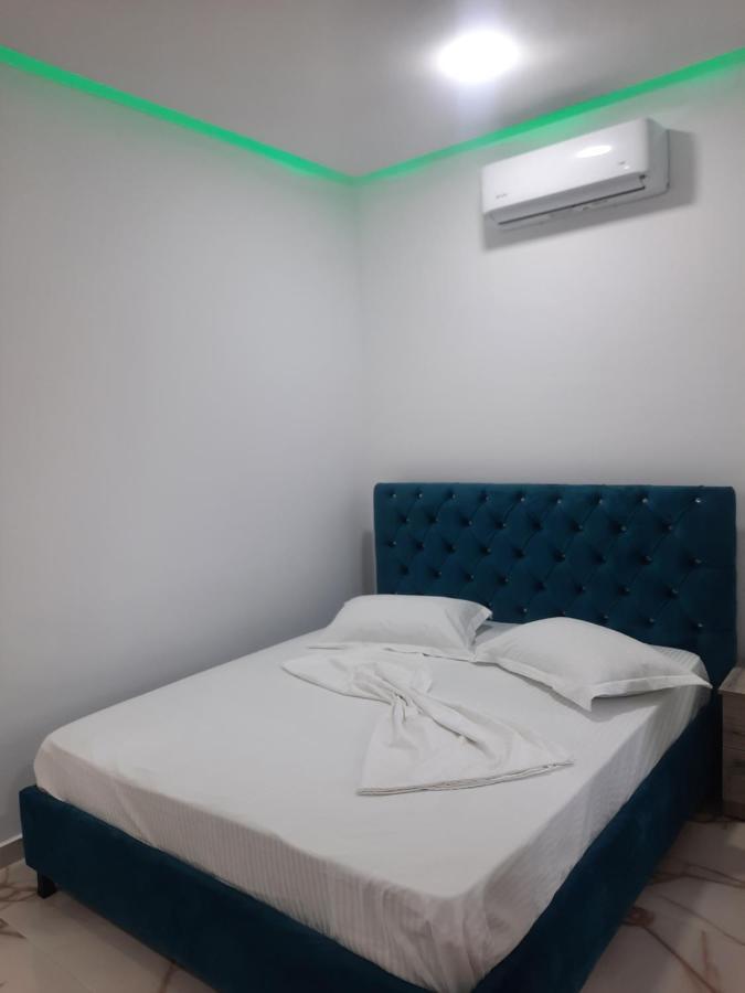 Hotel Megniar Lushnje Ngoại thất bức ảnh