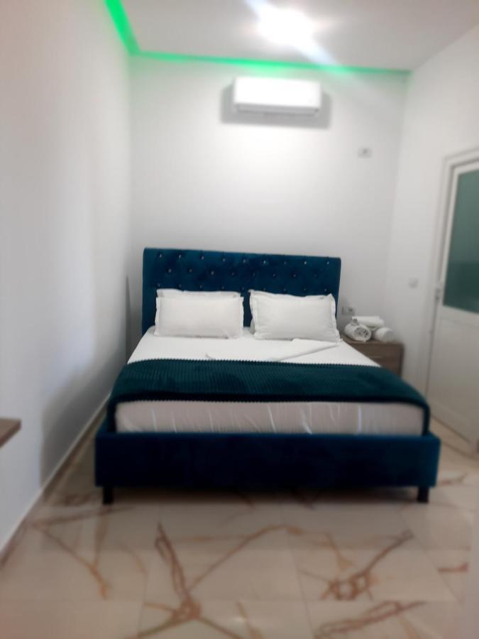 Hotel Megniar Lushnje Ngoại thất bức ảnh