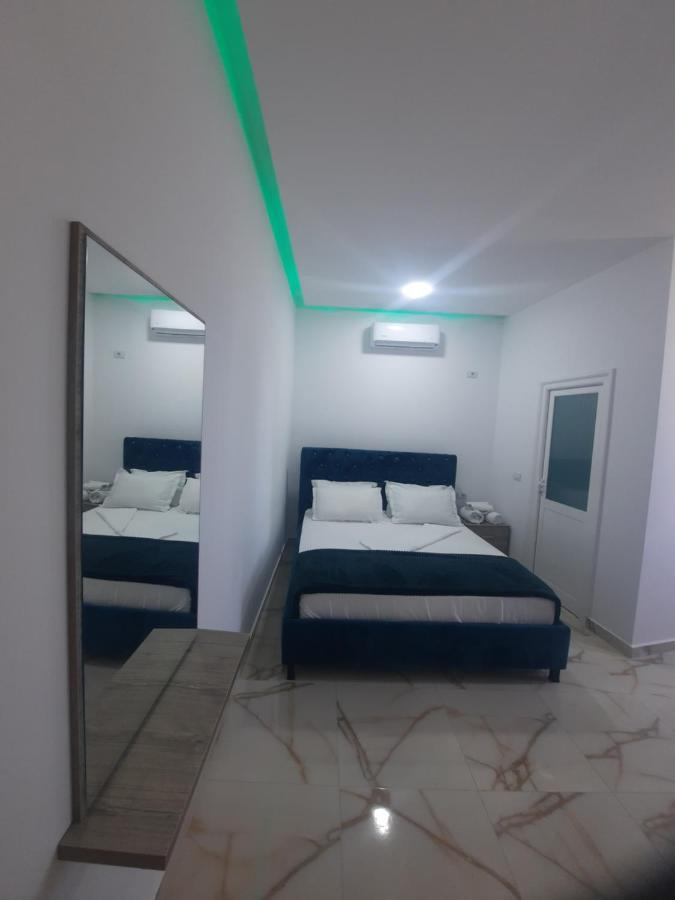 Hotel Megniar Lushnje Ngoại thất bức ảnh